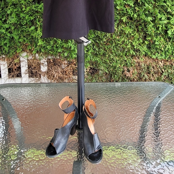 Unique and elegant - Picture 10 of 10